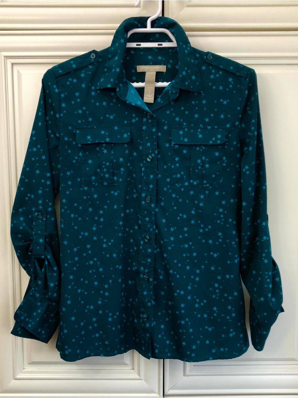 Banana Republic women’s petite blue star button up shirt